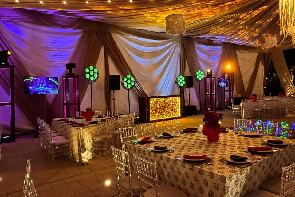 Montaje dj para bodas con luces retro en color verde
