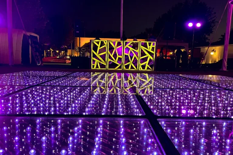 Renta-de-pista-iluminada-color-plata