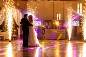 chisperos-para-boda-de-interior-primer-baile-novios