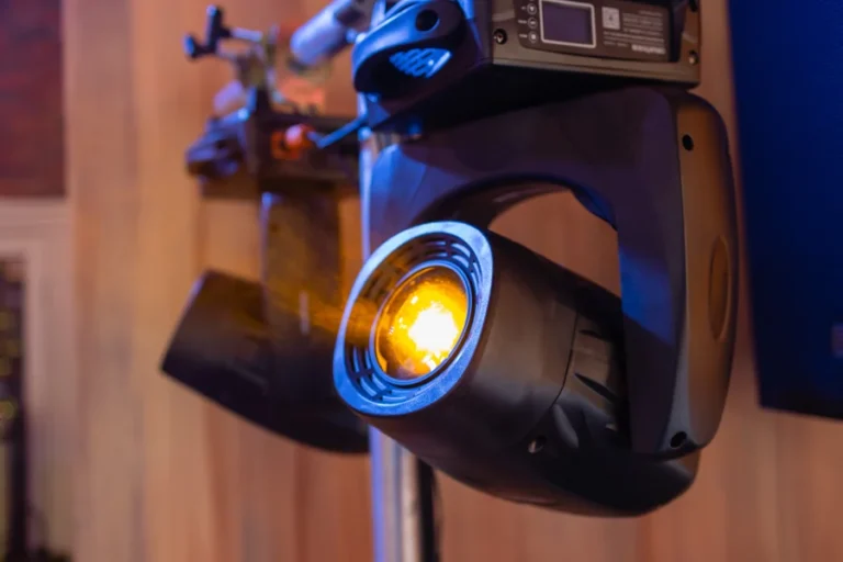 iluminacion-robotica-controlada-cabeza-movil-luz-ambar