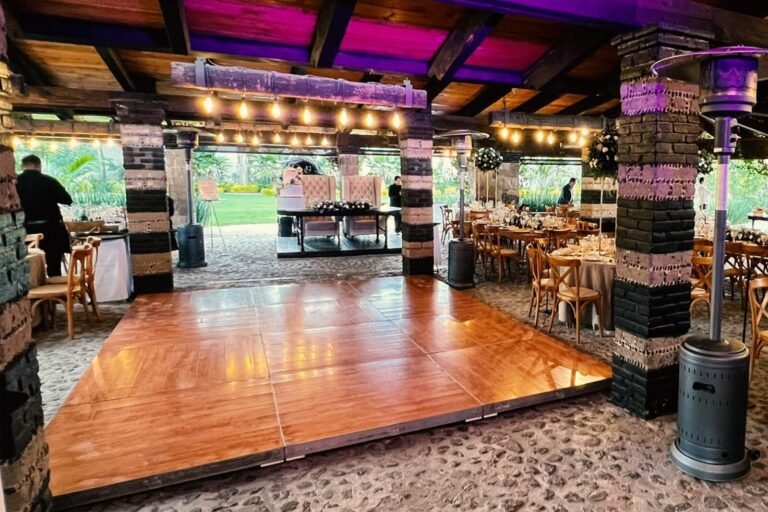 pista-de-baile-de-madera-duela-para-bodas-en-salon-rustico-puebla